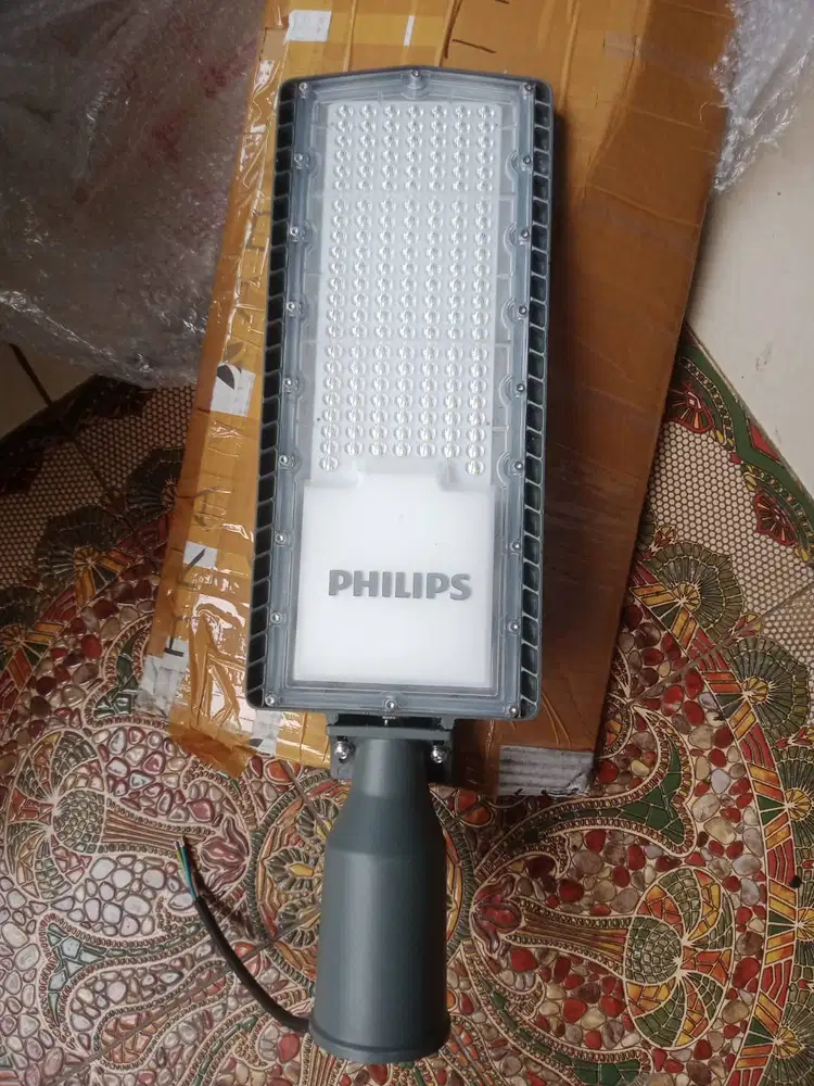 Lampu Jalan Phillips