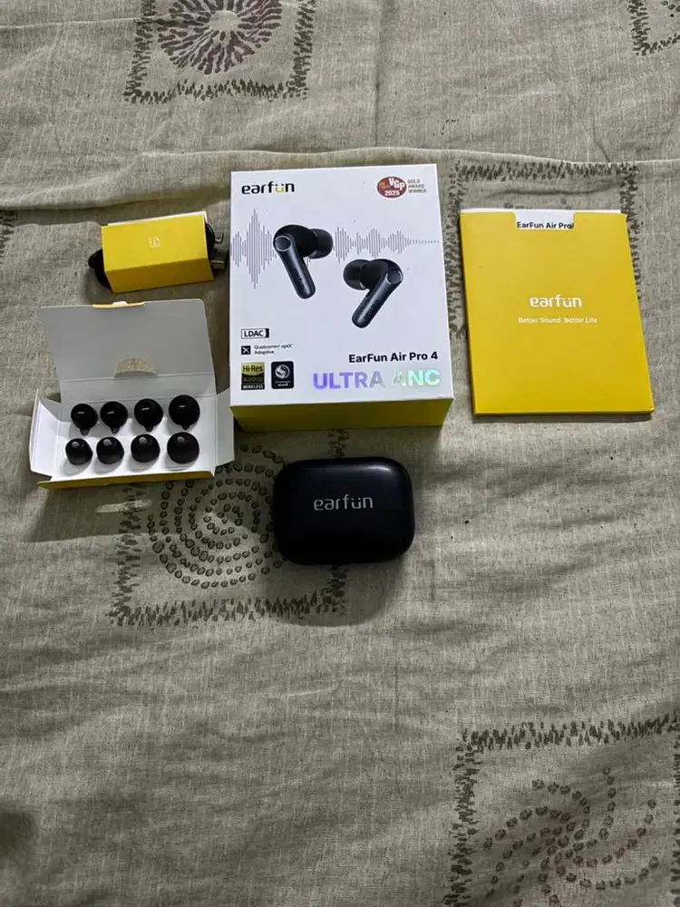 (Preloved) - TWS Earfun Air Pro 4