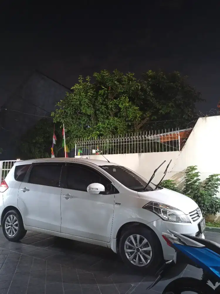 Suzuki Ertiga GL AT 2015 putih cash tangan pertama