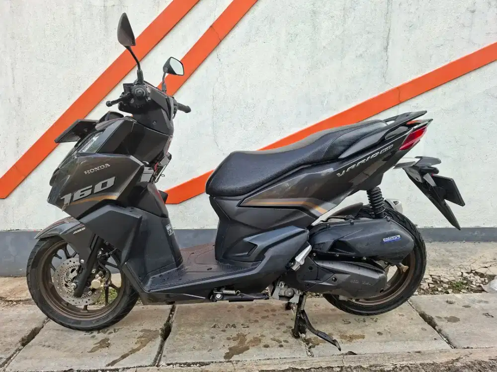 Vario 160 ABS hitam