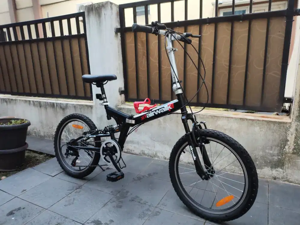 Sepeda lipat air walk hitam