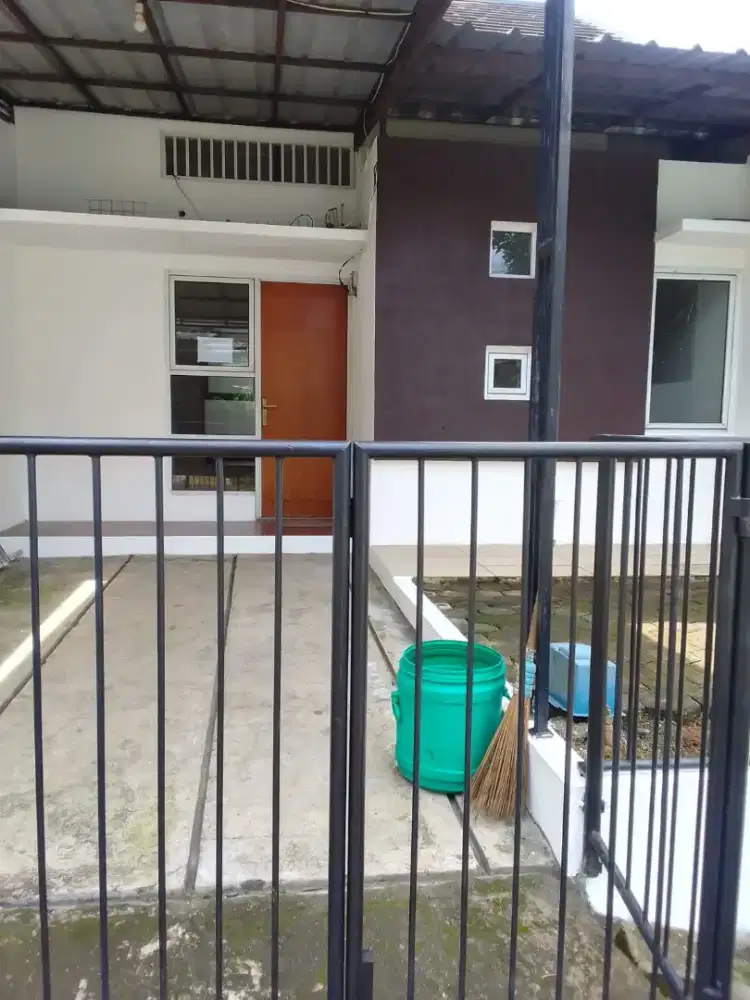 Disewakan rumah letak strategis nego sampai jadi