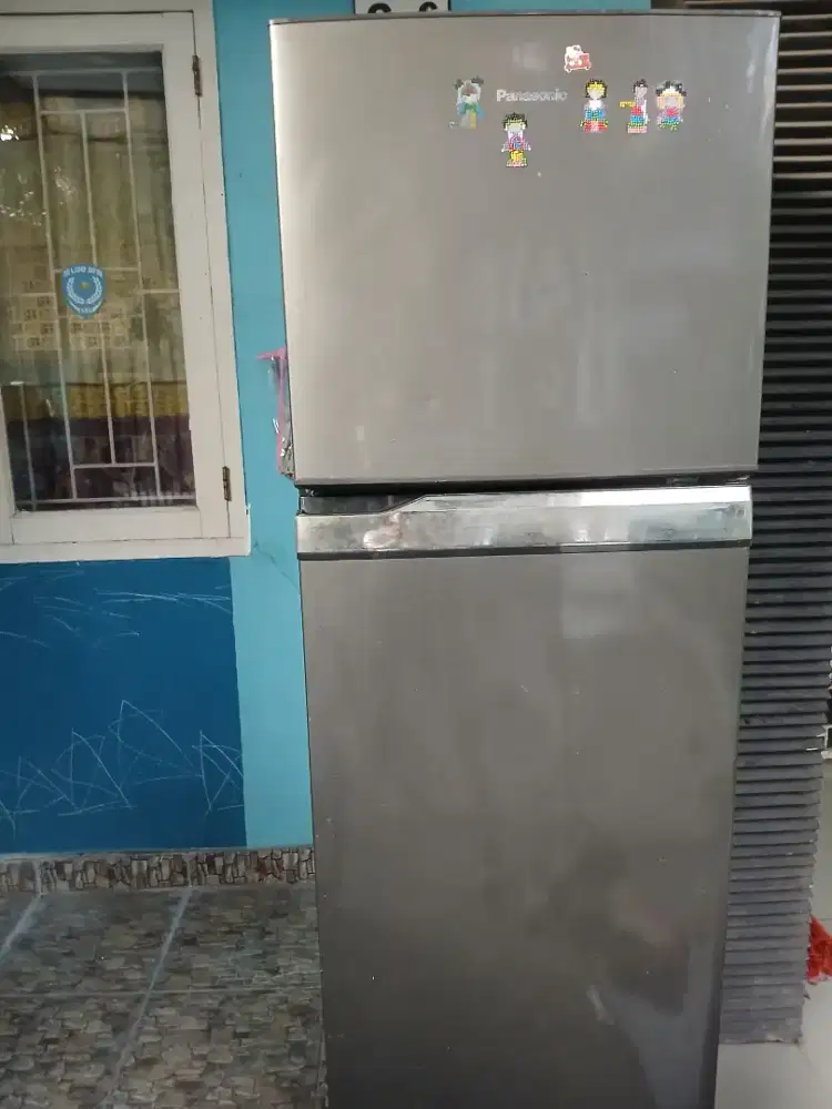 Kulkas dijual 2 pintu panasonic