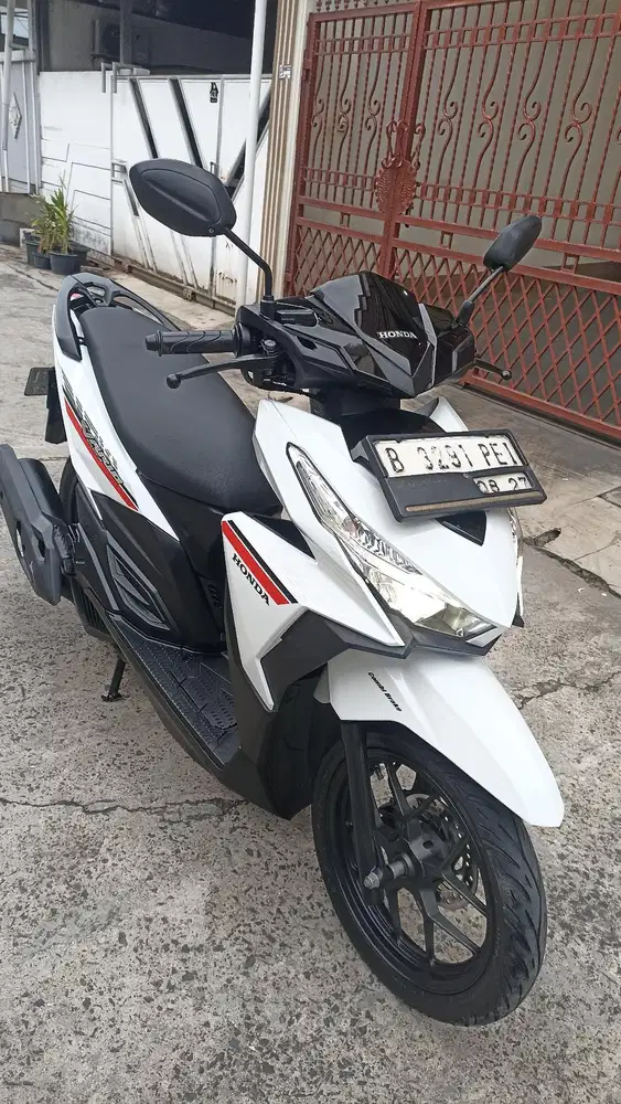 Honda Vario 125 LED CBS ISS tahun 2017.