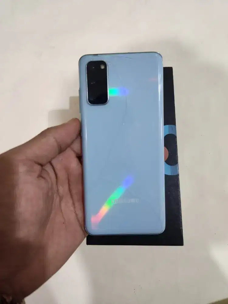 Samsung s20 8/128
Fulset
Minus backdor pecah
Selebih nya amanan