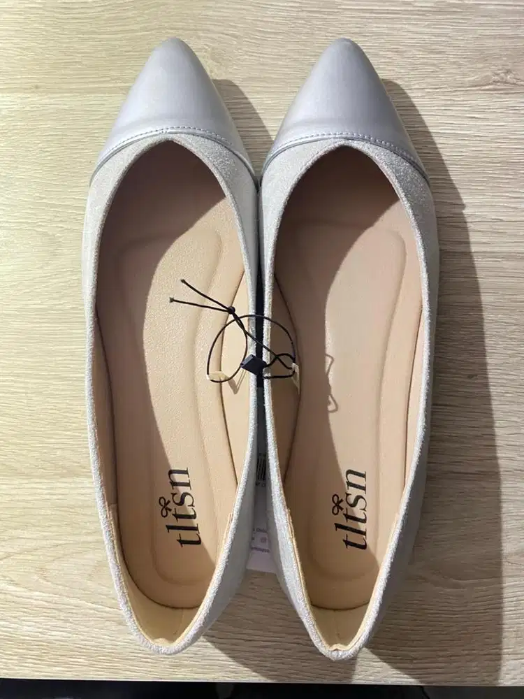 Dijual Cepat Flat Shoes The Little Things She Needs (TLTSN)