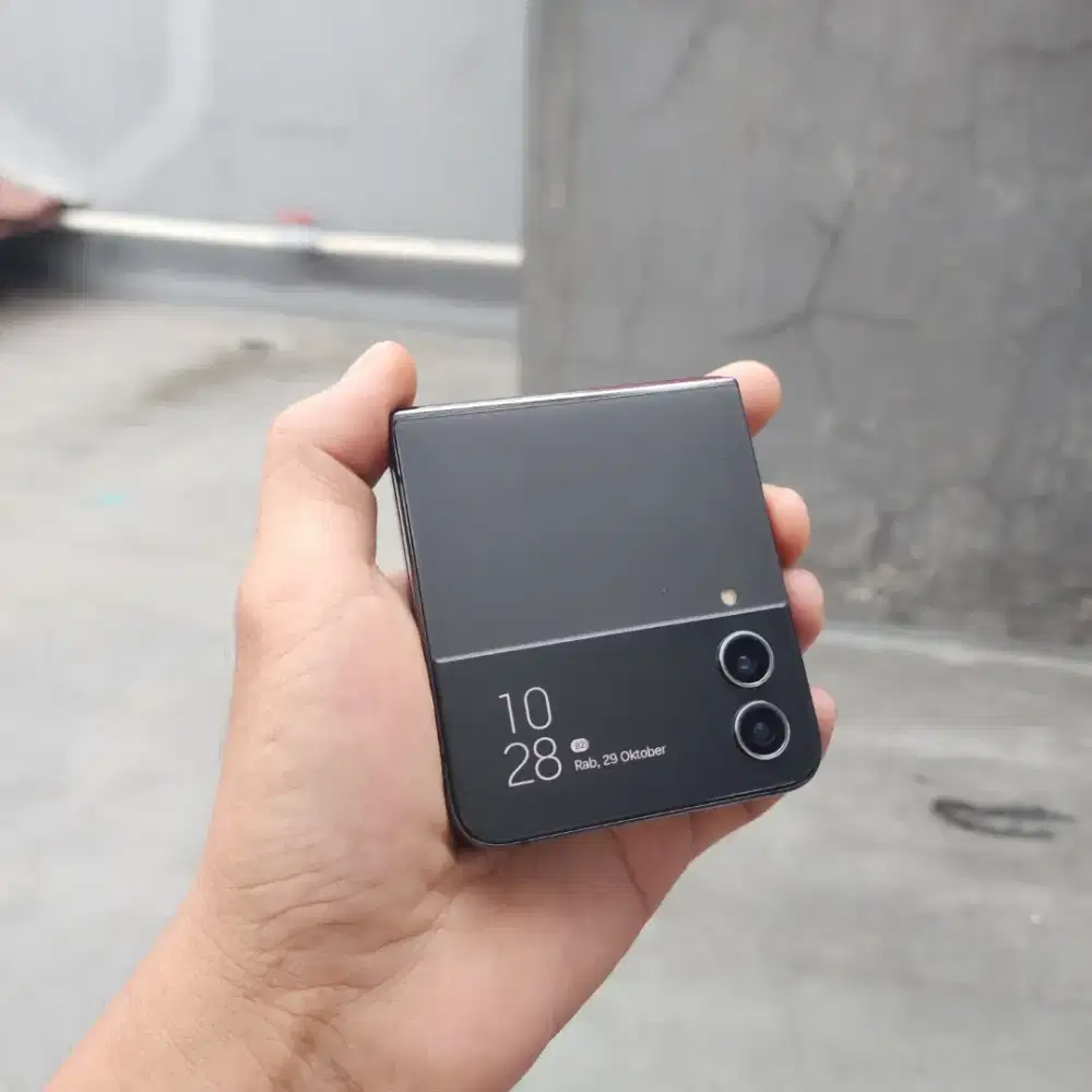 SAMSUNG GALAXY Z FLIP 4 SEIN 5G 8/256 GB MINUS LCD DALAM