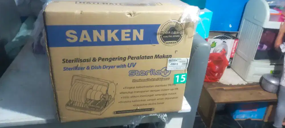 Di jual sterilisasai & pengering makan kindisi masih baru/ di segel