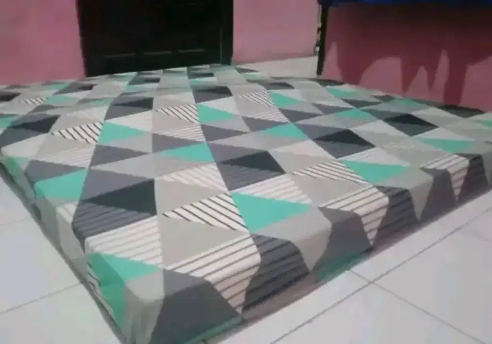 Kasur ukuran besar dan nyaman