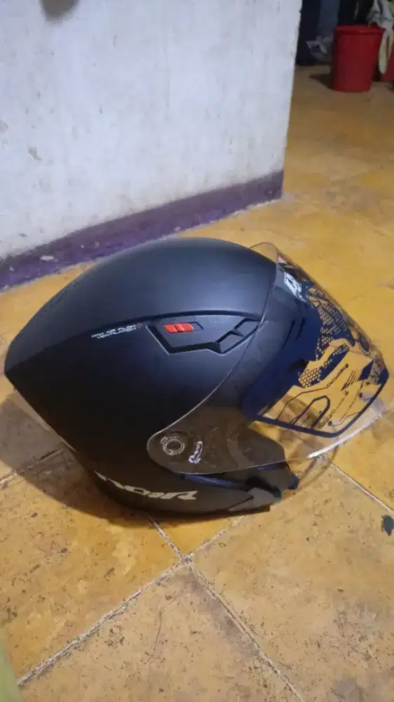 Di jual helm baru