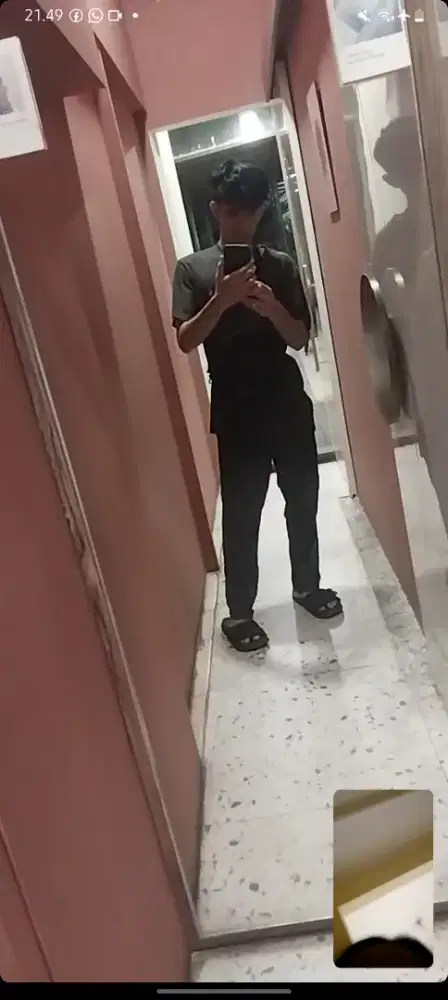 Nyari kerjaan apa aja. Frelane juga boleh