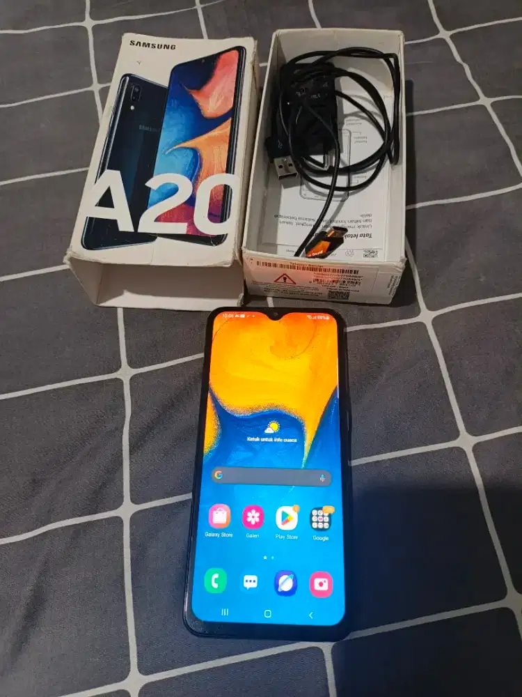 Samsung galaxy A20 3/32 Nego tipis