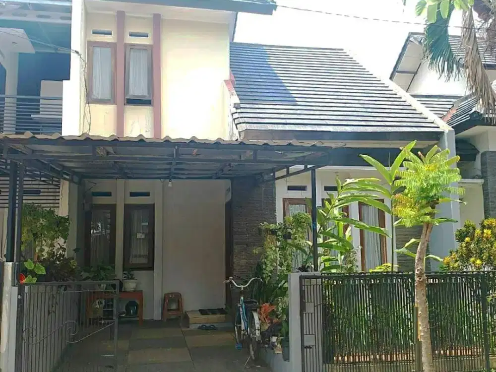 Rumah Bagus 2 Lantai Siap Huni Di Buah Batu Regency Dekat Tol