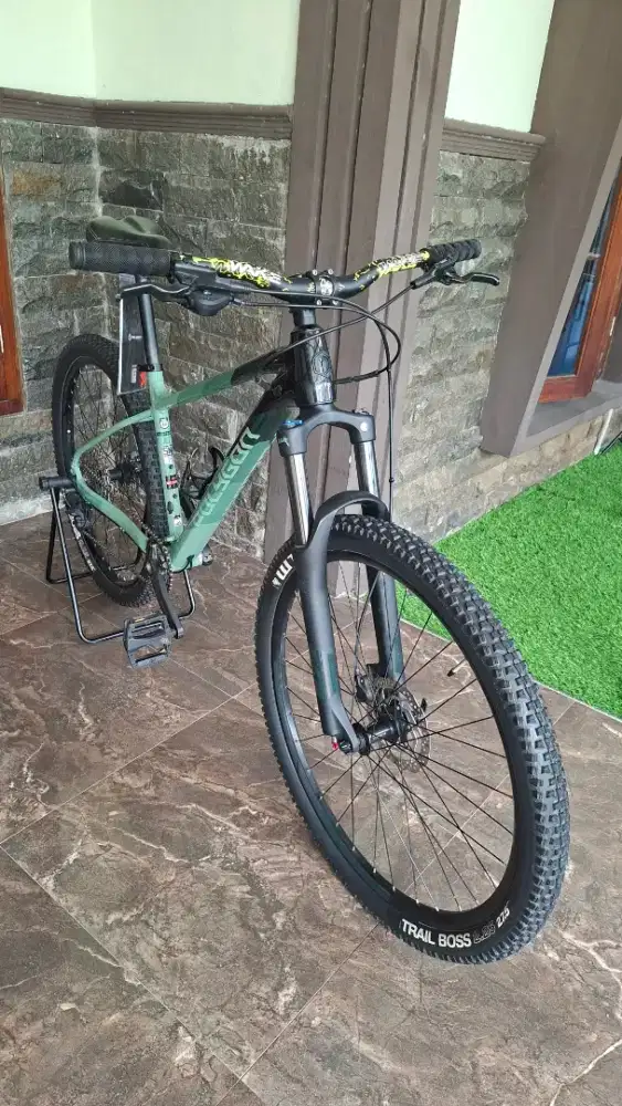 Polygon Xtrada 6 Thn 2024 Medium 27,5