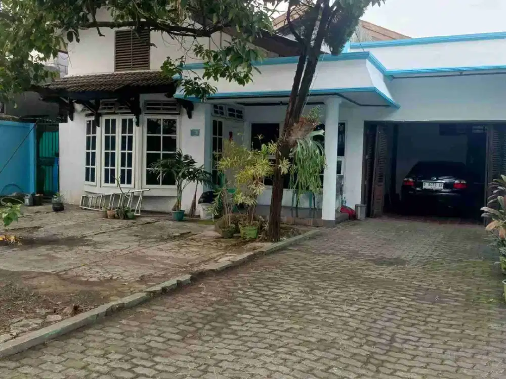 Rumah Luas di Tengah Kota TMII Jakarta Timur