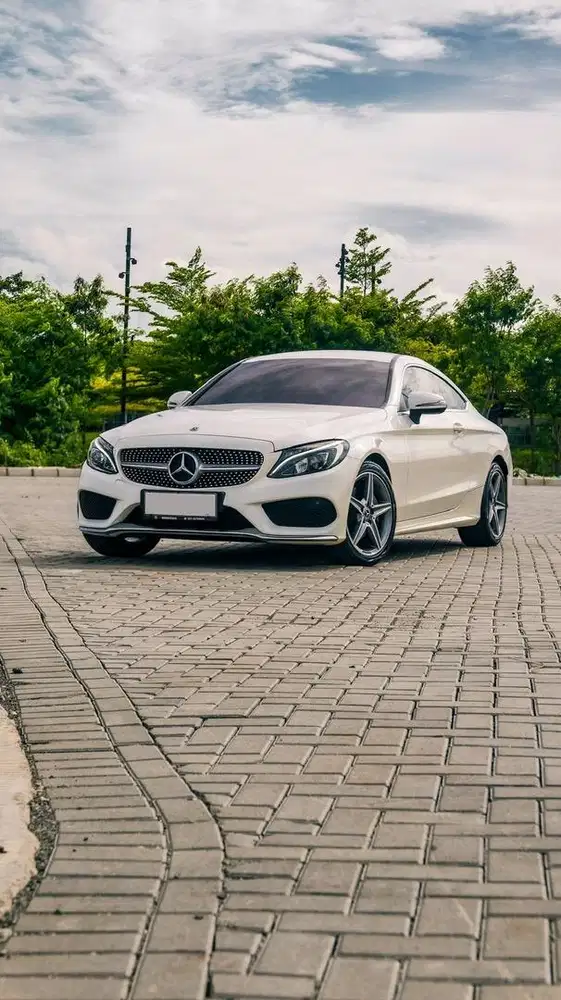 Mercedes Benz C200 Coupe AMG KM 5000! Antik
