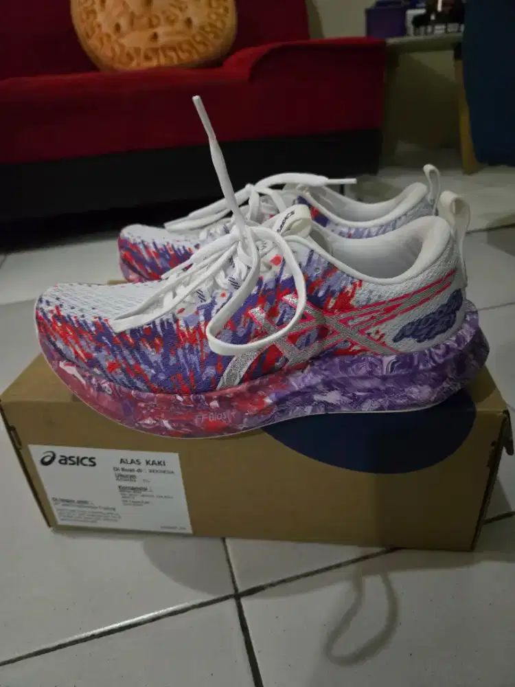 LIKE NEW ASICS WOMEN NOOSA TRI 16 SIZE 39 EUR