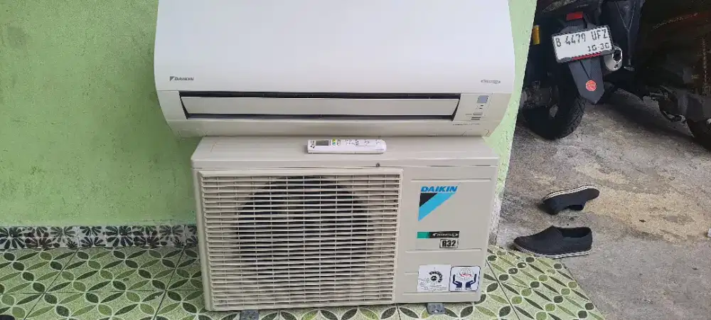 Ac daikin 1pk inveter FTKQ25UVM4