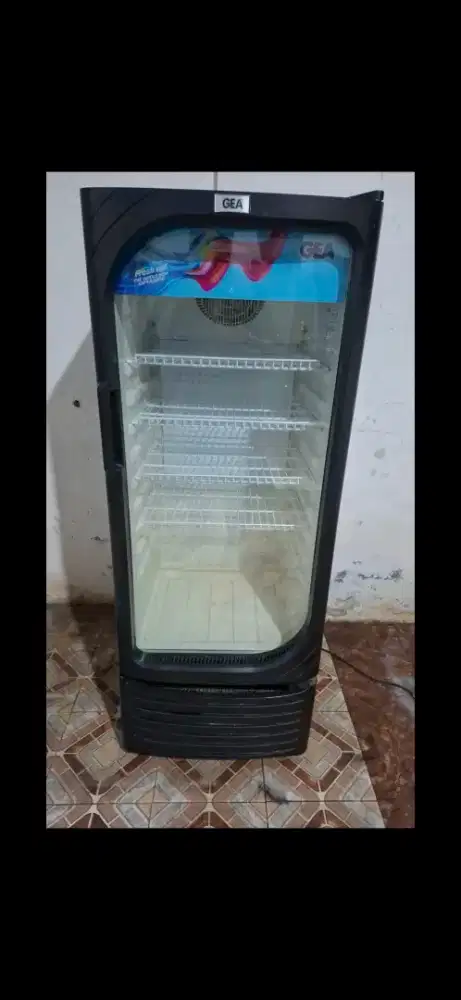 Jual butuh showcase kulkas pendingin minuman ukuran 4 rak merk GEA