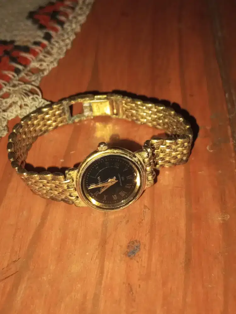 Jam tangan wanita bulova vintage