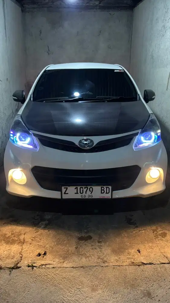 Toyota Avanza veloz 2013 Bensin