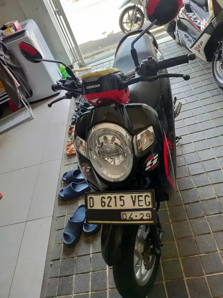 Di jual motor Scoopy 2019 ban donat