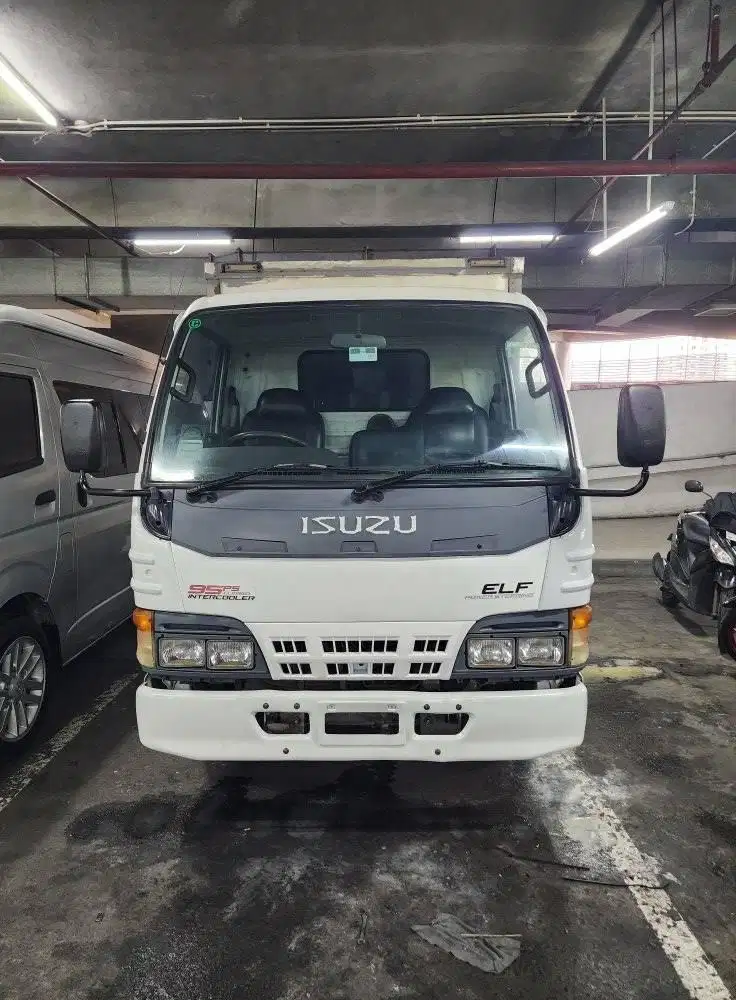 Isuzu ELF NHR55 Engkel 2010 Box Aluminium km 105.000!!! full original!