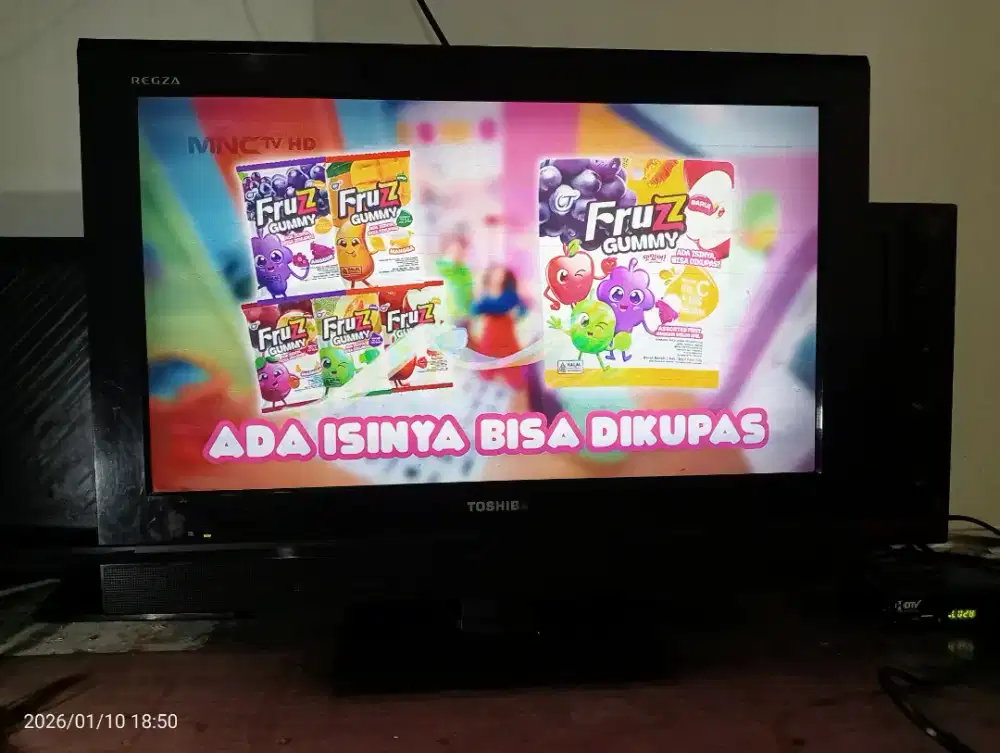 Tv lcd thosiba 24 inch..