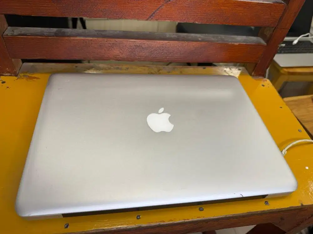 Macbook pro 2012 8/500 batrei drop layar mulus ga da minus lain