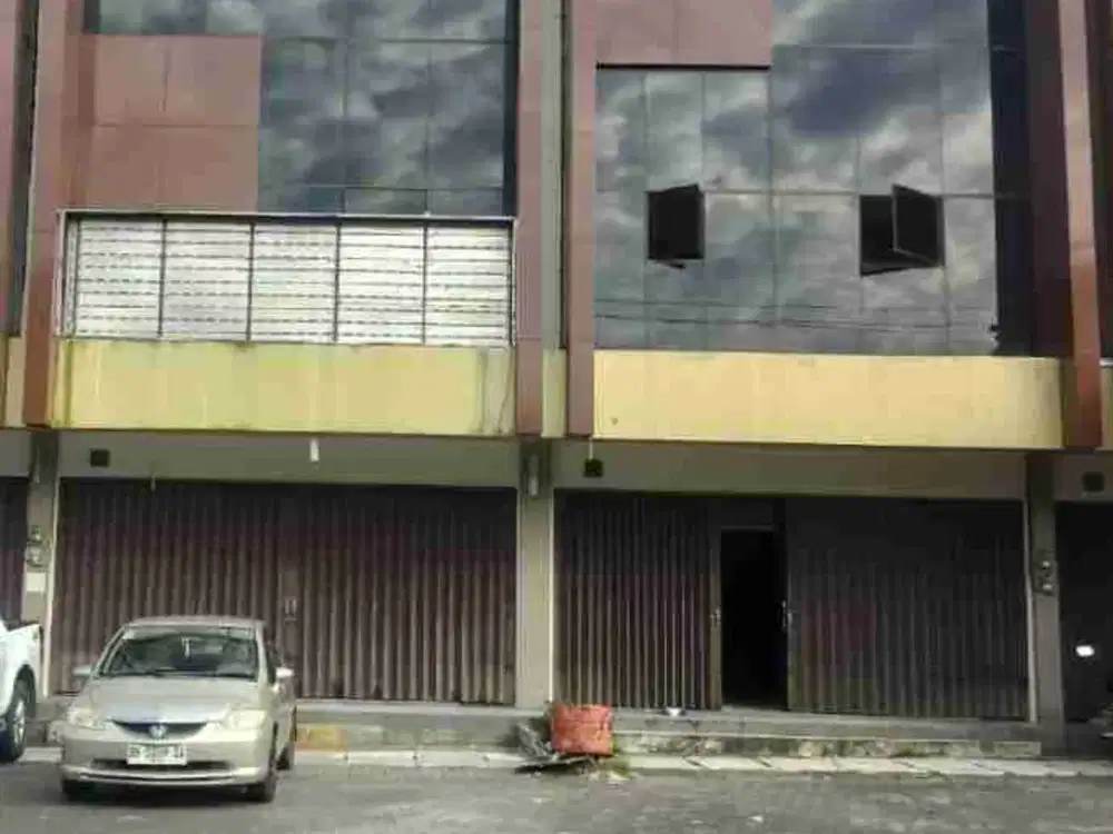 Dijual ruko 3 lantai di Ringroad 1