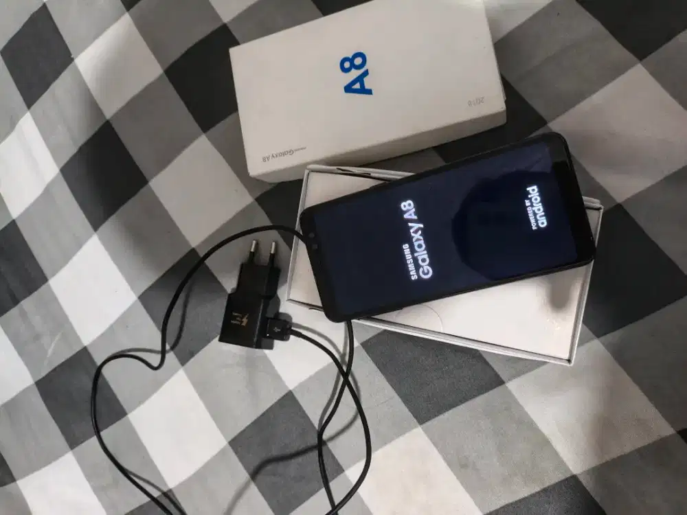 Samsung galaxy A8 2018 4/32 Nego tipis