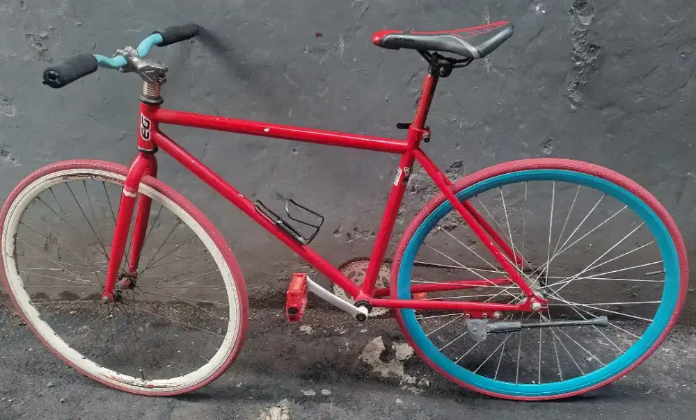 Sepeda Fixie Merah Torpedo