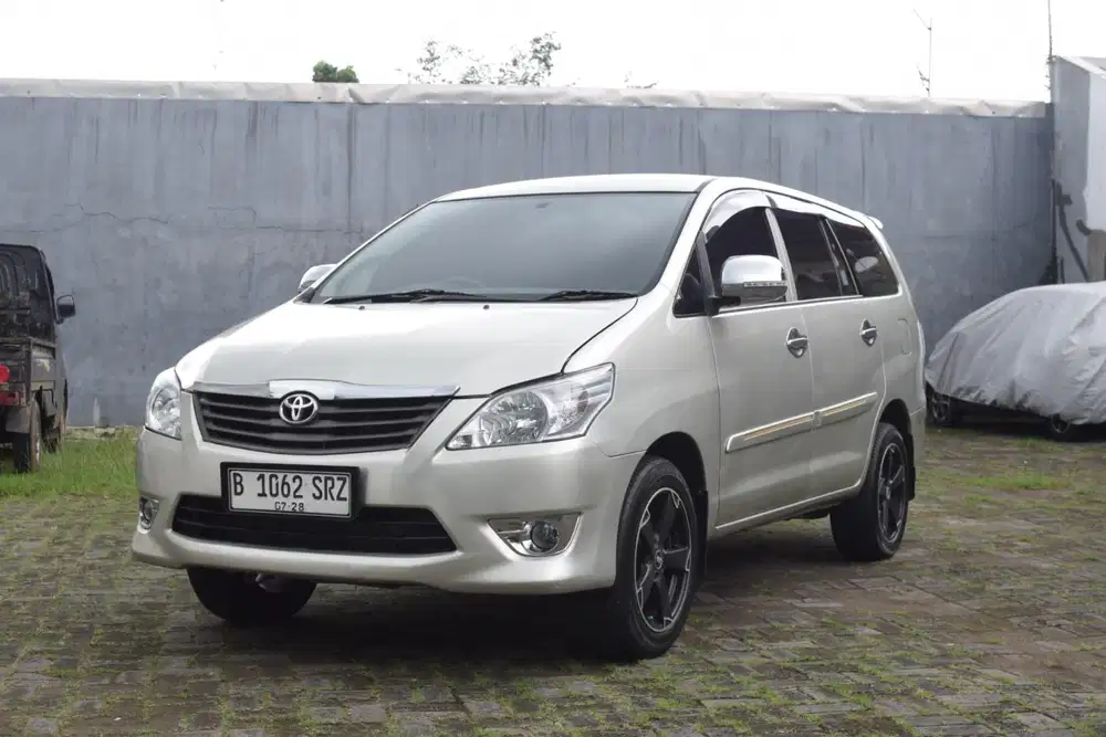 Dp 2jt! TOYOTA GRAND INNOVA 2.0 E AT 2013, MULUS! ISTIMEWA!