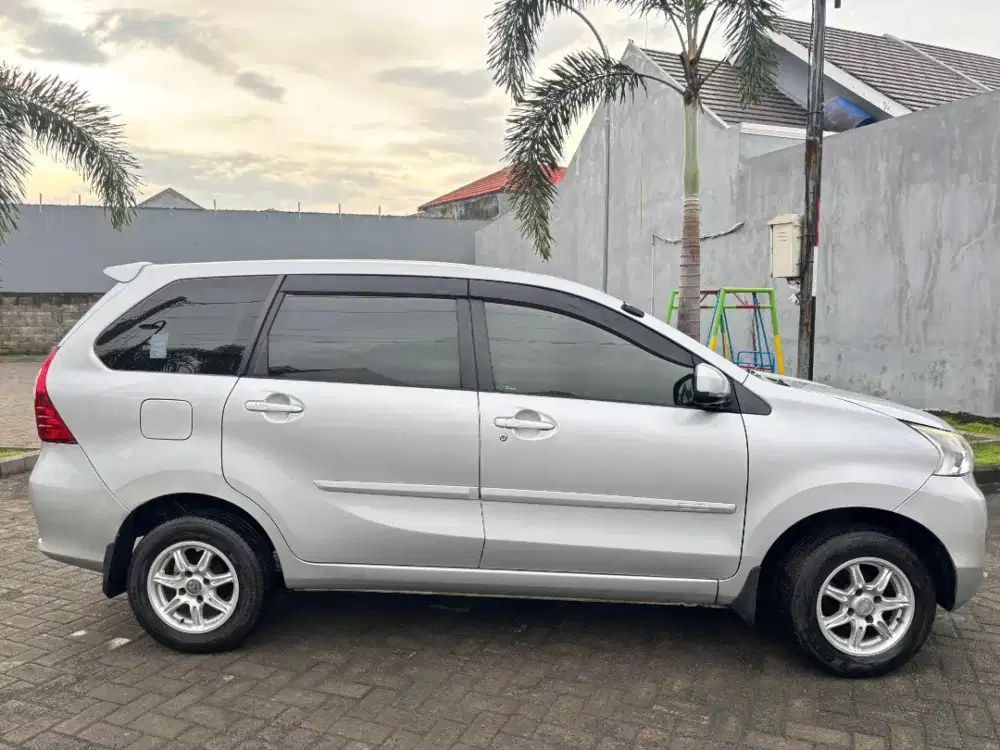 Daihatsu xenia 1.3 R MT Silver