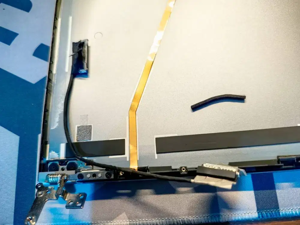 Camera & engsel laptop advan ai gen