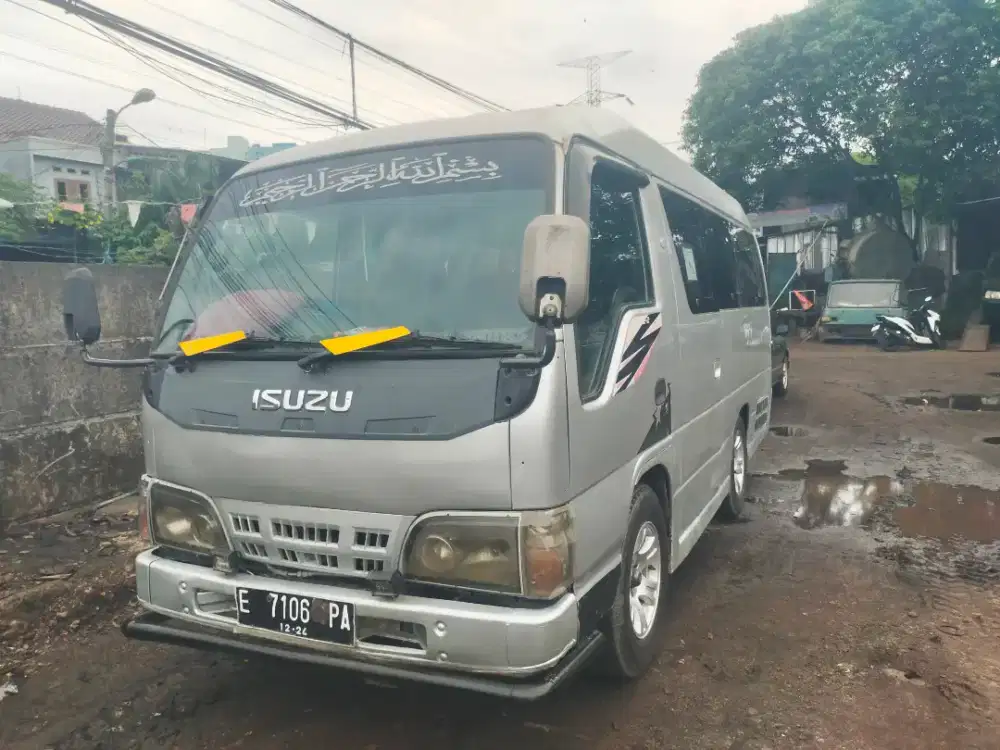Isuzu elf minibus nhr55 th2014