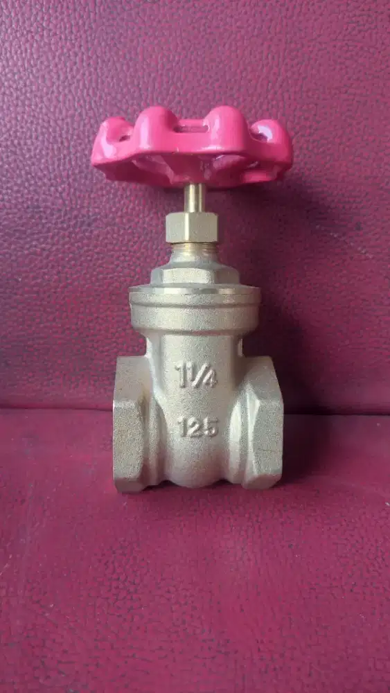 GATE VALVE MERK YUTA GT 1¼ INCH CLASS 125 PSI 200 W.O.G