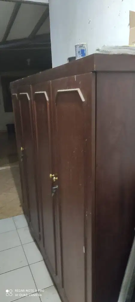 Lemari Pakaian 4 pintu Jati