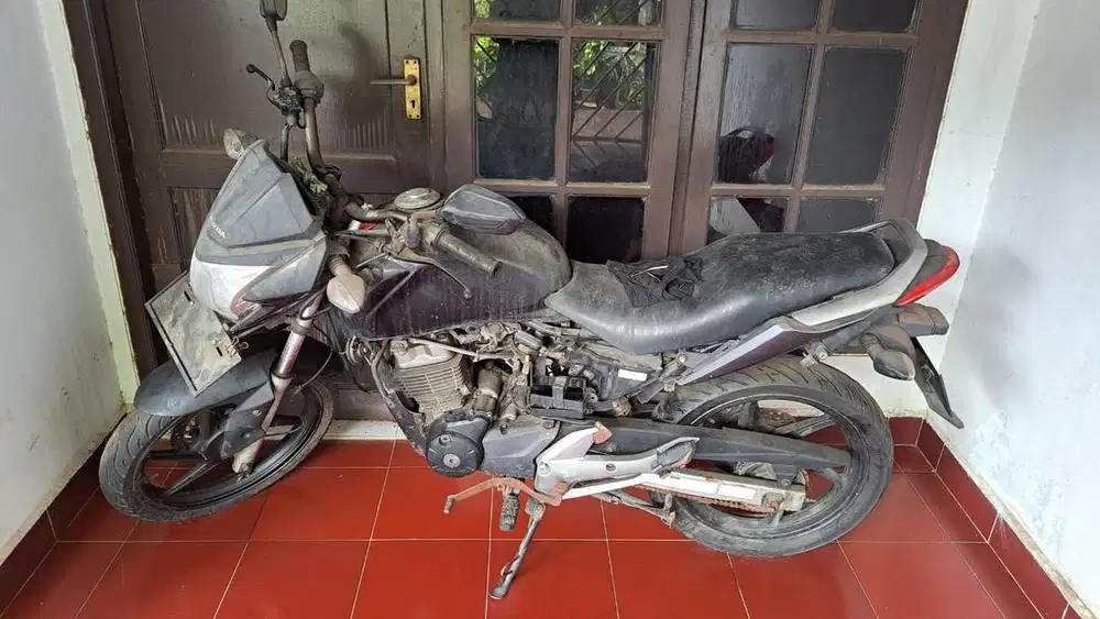 DIJUAL HONDA NEW MEGAPRO 2011 HITAM