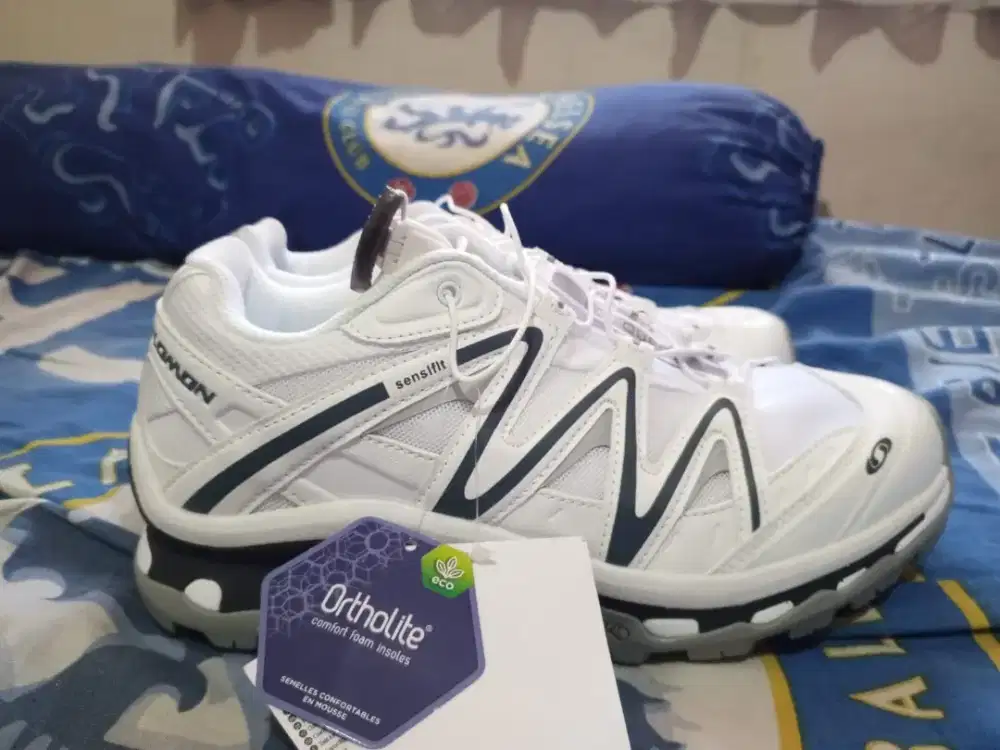 Sepatu Salomon | no 40 | original | BARU |