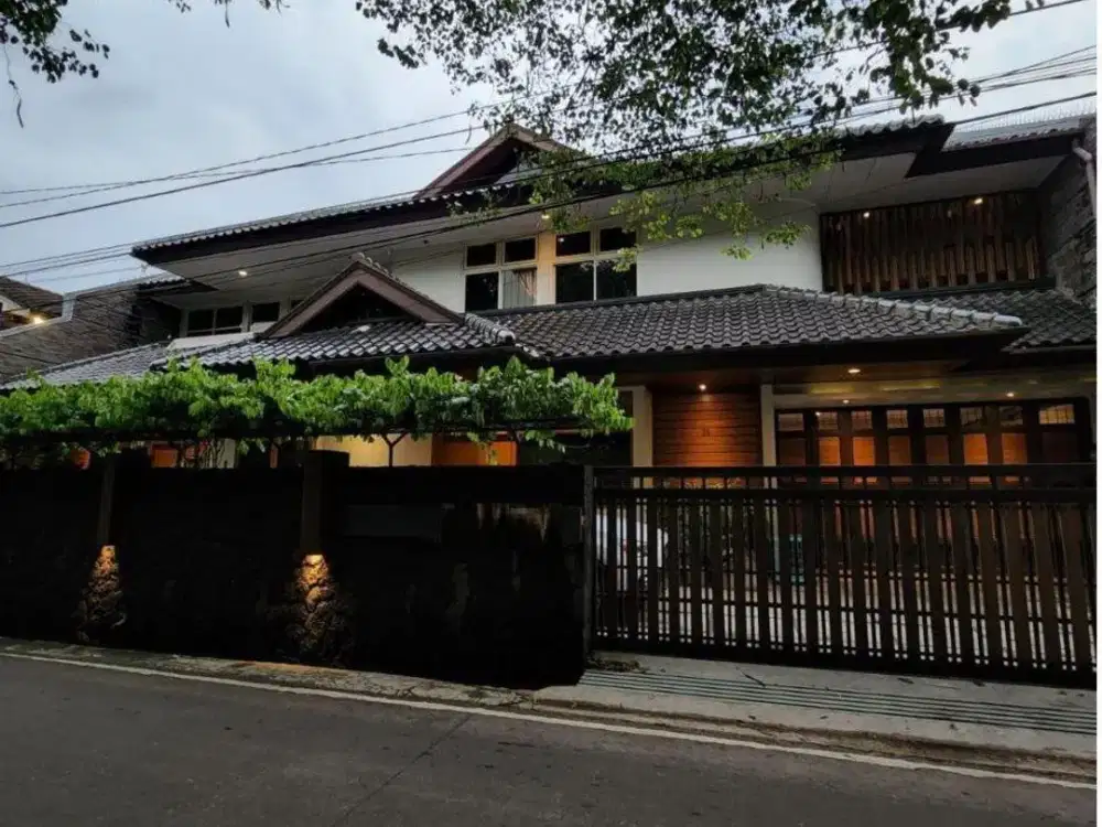 Rumah LUX Full Furnish Strategis Sayap JL BKR BAndung