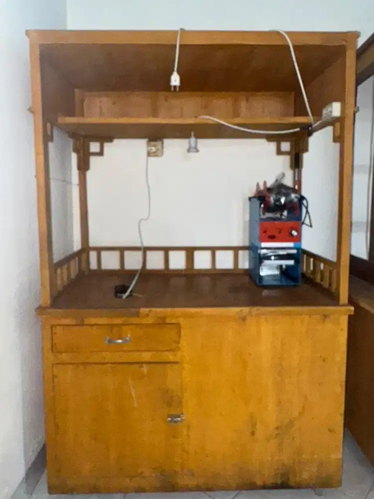 Stand Jualan Kayu Kuat