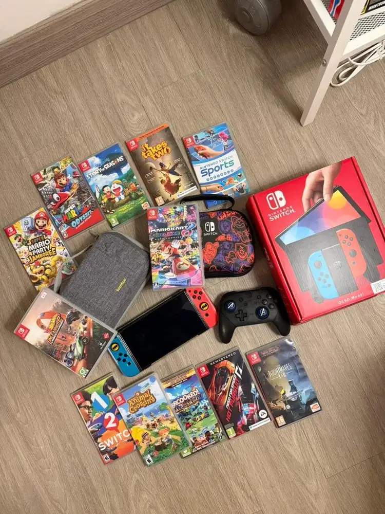 Nintendo Switch OLED Include GAMES & CONSOLE