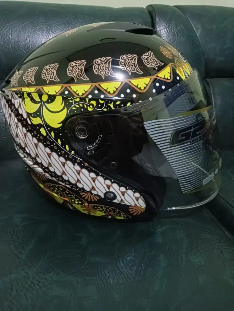 Helm G2 Optimax edisi Batik Baru