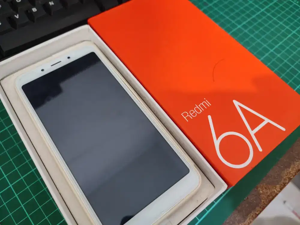 Redmi 6A 3/32GB mulus seperti baru. Lengkap.
