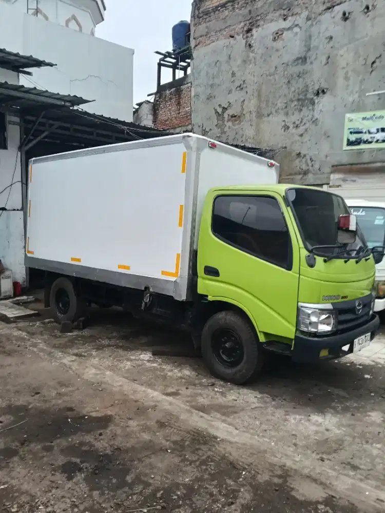 Hino Dutro 110SDL engkel Long box fiber 2013