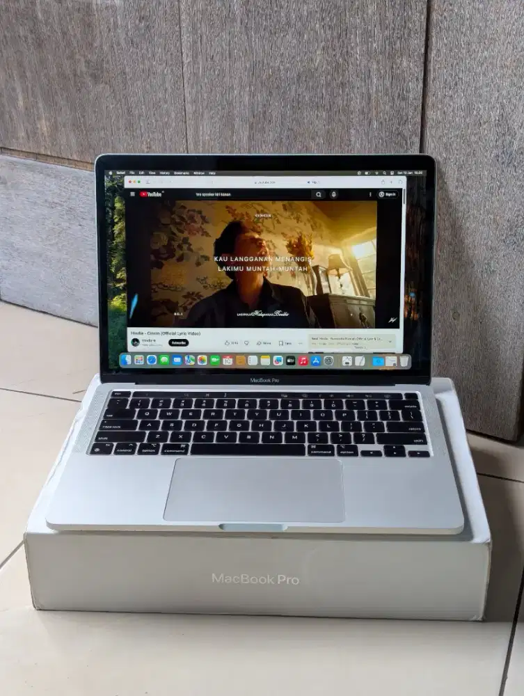 Macbook Pro M2 8/256gb