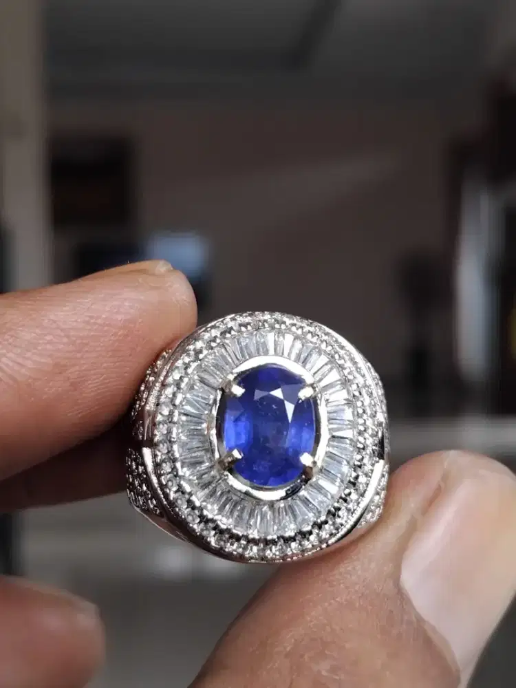 Natural Blue Shapire Madagascar