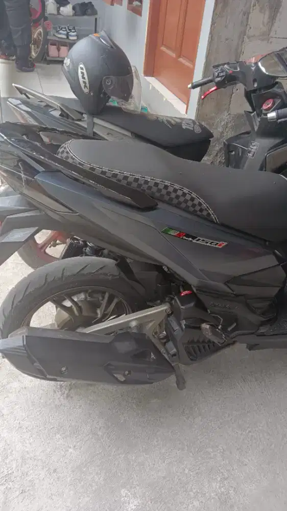 Vario 150 warna biru