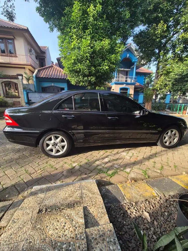 Dijual mobil Mercedes Benz C240 Elegance